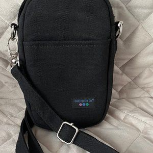 AApporto Canvas Crossbody Pouch